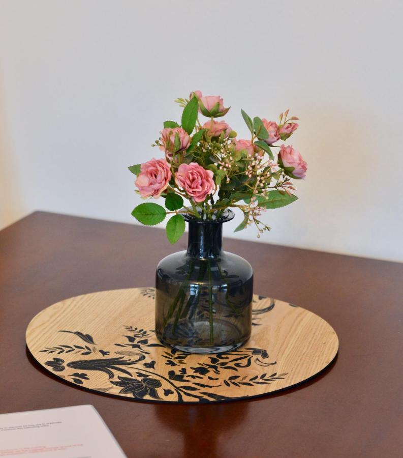 3-Bedroom-Flat With Parking Space Wina Bagian luar foto