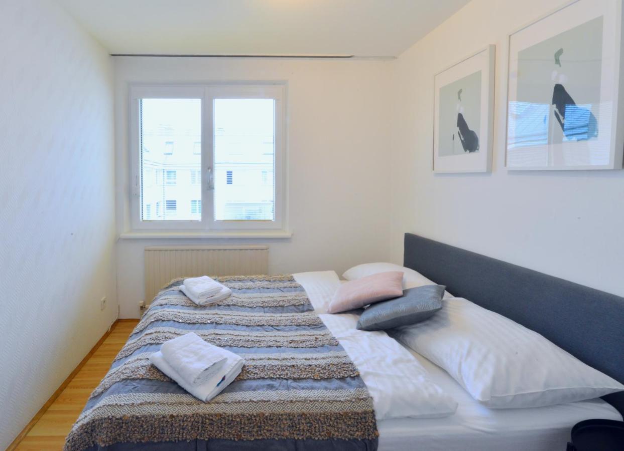 3-Bedroom-Flat With Parking Space Wina Bagian luar foto
